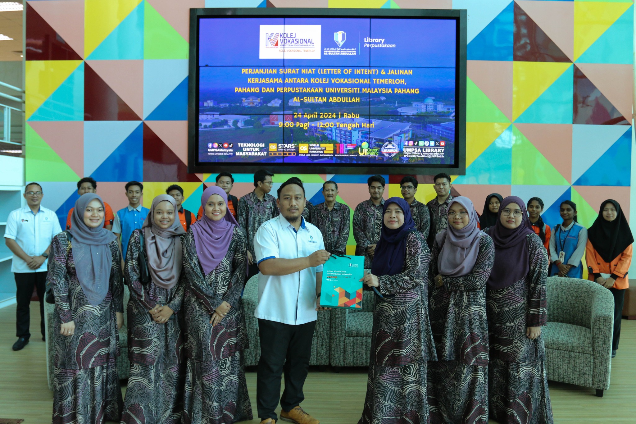 UMPSA Library - Lawatan Penanda Aras Dari Kolej Vokasional Temerloh Ke Perpustakaan UMPSA Kampus Pekan