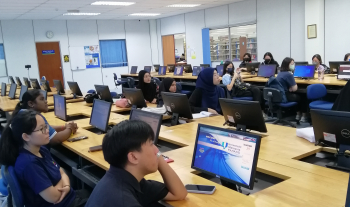 Kelas Pendidikan Pengguna: Strategi Pencarian Maklumat menggunakan Pangkalan Data di Perpustakaan bersama pelajar kursus UHE3142 (Pusat Bahasa Moden)